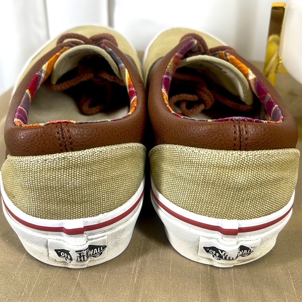 Vans - Picture 7 of 8
